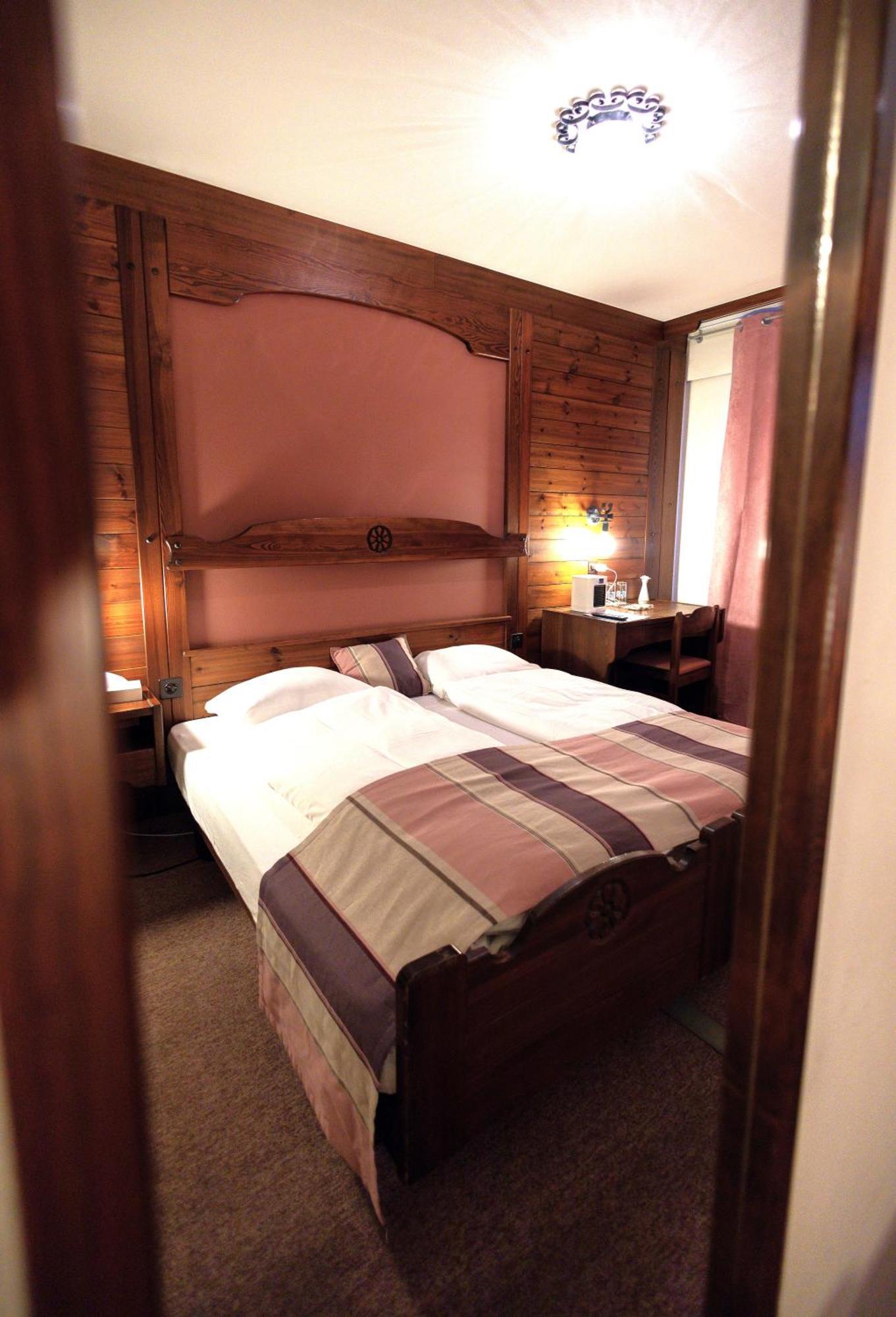 Hotel Agence Alv - Art Le Vin